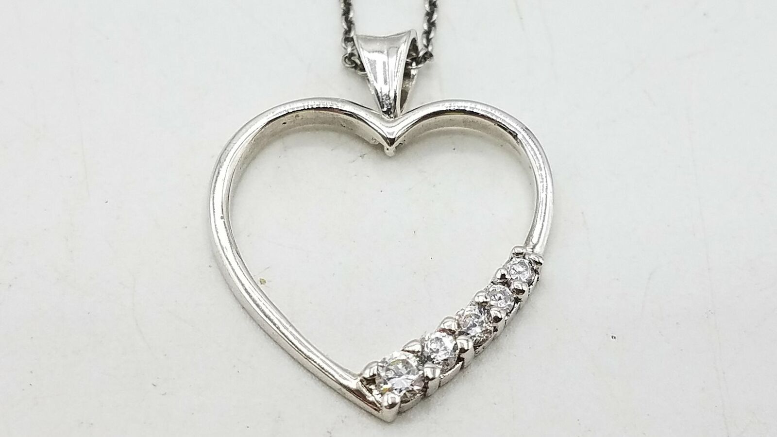 925 Silver Graduated Cz Heart Necklace Ts879
