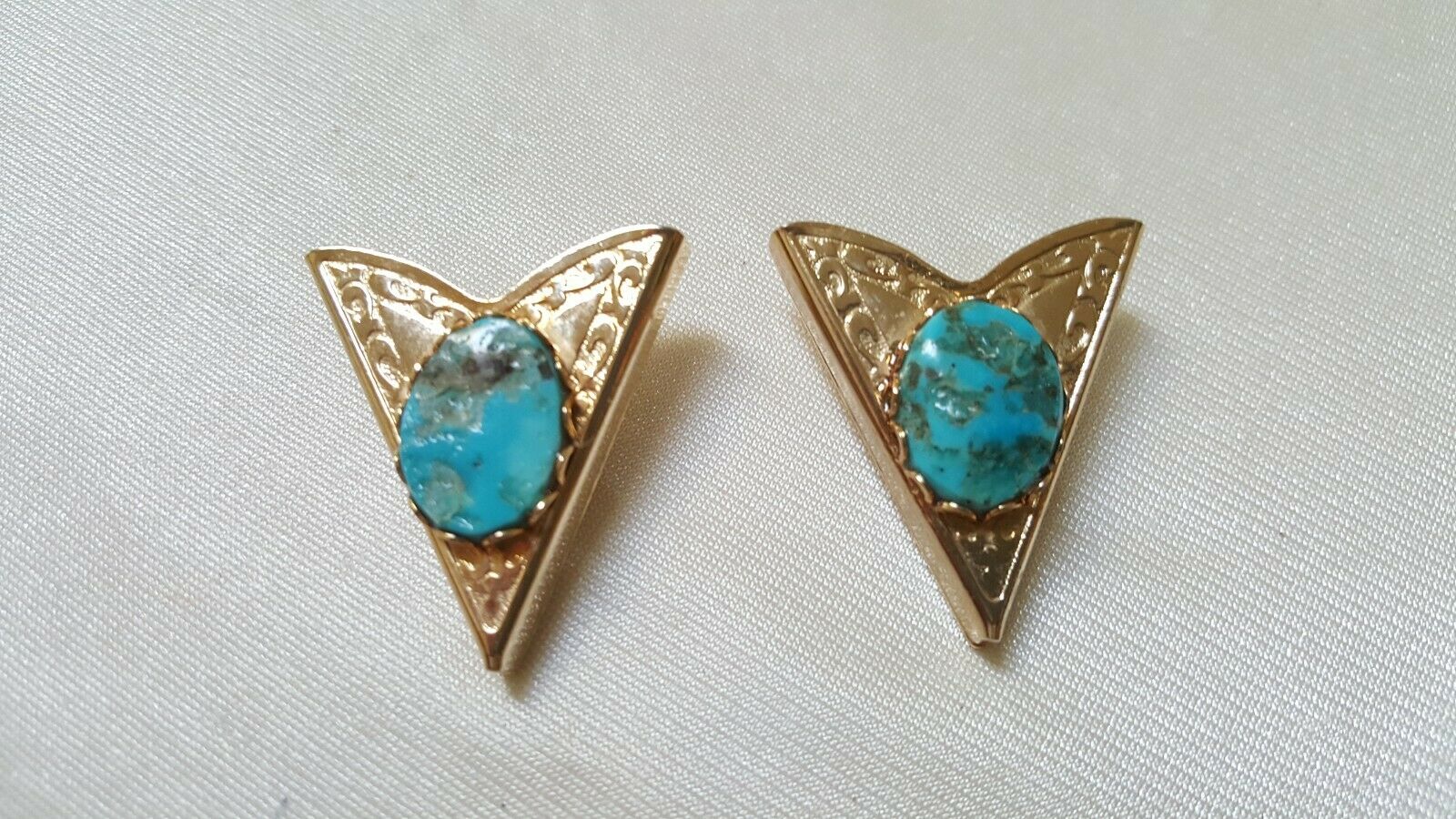 Gold Tone & Turquoise Inset Kollar Tips/points --screw On-western Style Design